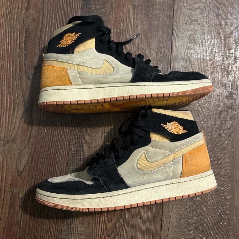 Air Jordan 1 High Zoom Air CMFT 2 in the "Muslin/Vivid Orange" colorway.